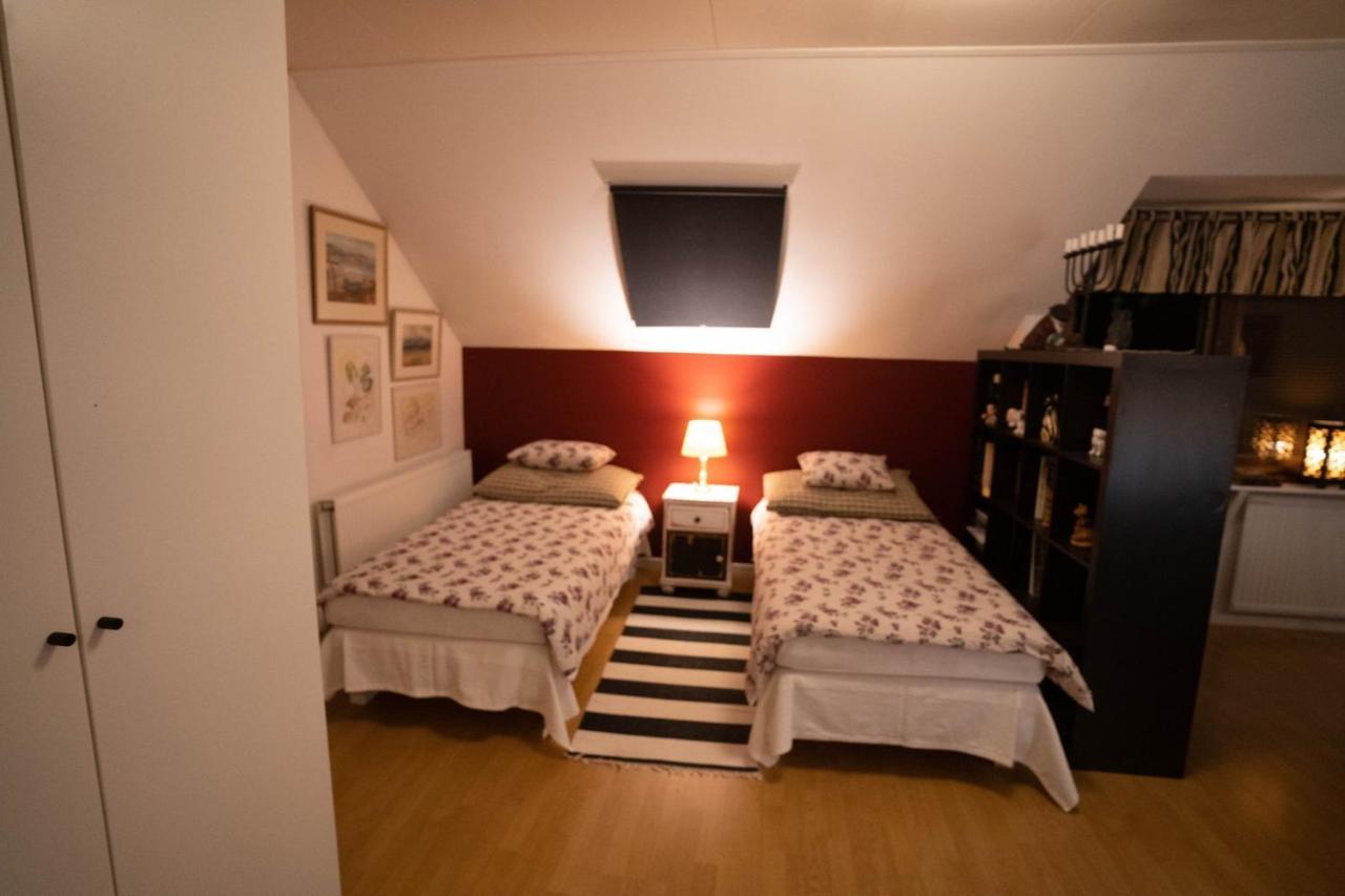 Mysig Takvaning Med Balkong Eskilstuna Exterior foto